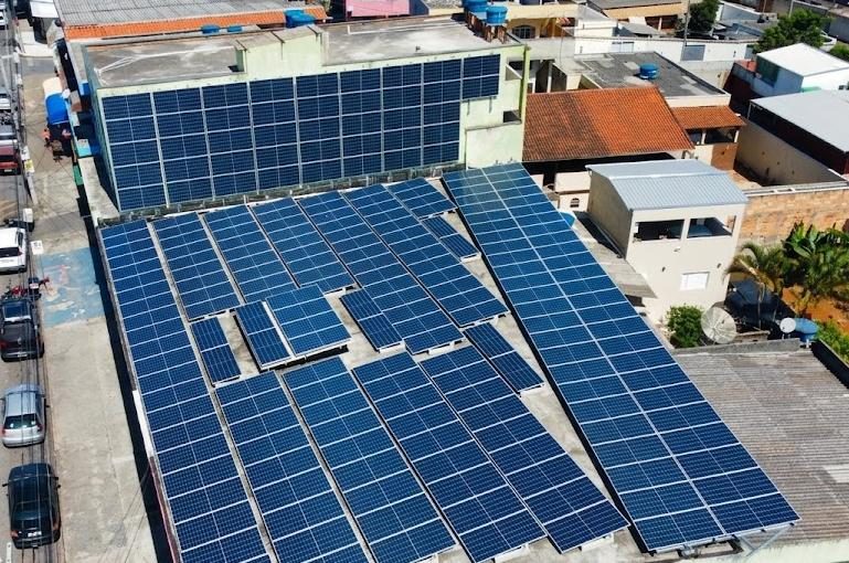 Sistema fotovoltaico de 94 kWp em Belo Horizonte