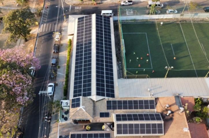 Sistema fotovoltaico de 99 kWp em Belo Horizonte